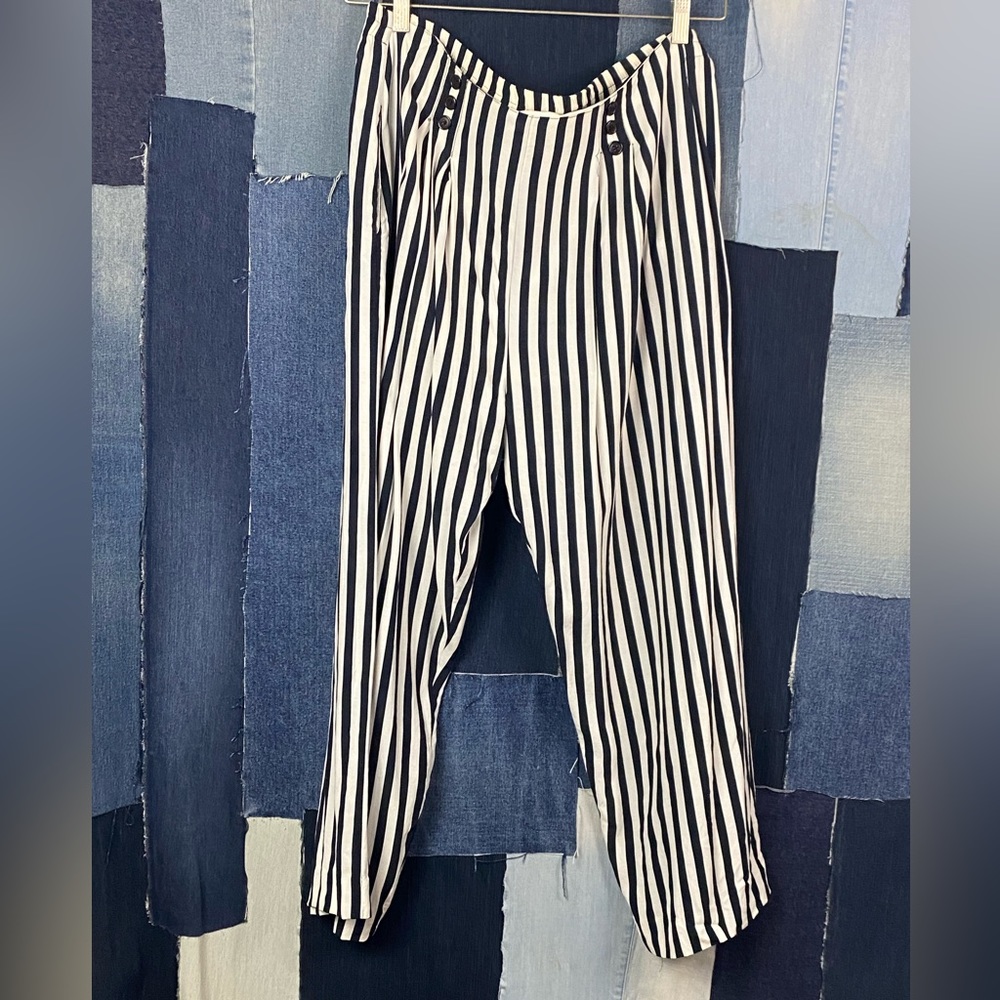 Vintage 90’s Pleated Wide Leg Striped Lightweight Slacks Sz L